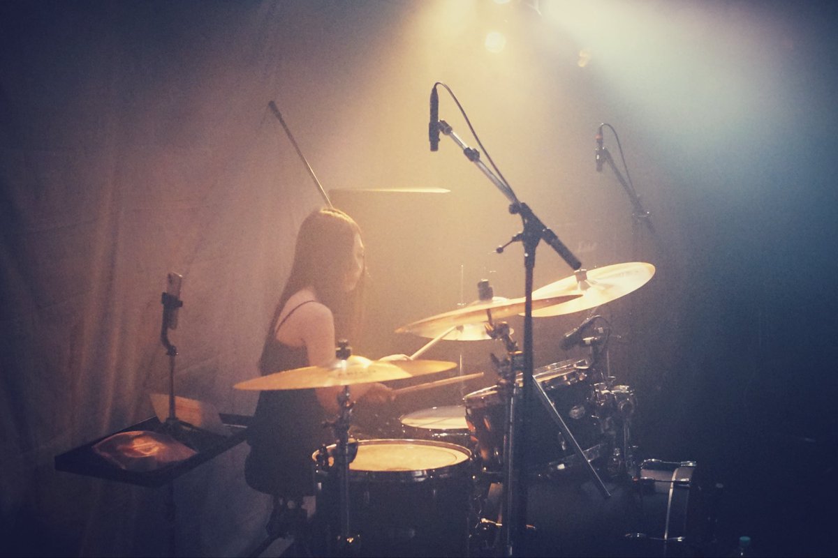 PLASTICLABEL05's tweet photo. MoritaSaki in the pool
”KIDCORE SCULPTURE” RELEASE ONE-MAN TOUR

2026.06.14 SUN
大阪 東心斎橋 CONPASS

Photo by 宙希

#宙希Liveフォト https://t.co/mZyIkmcmHg