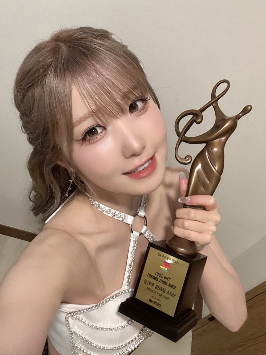 sa2m2nam3's tweet photo. [#SMNote]

SMA 글로벌 루키상 🏆✨

#SAYMYNAME #세이마이네임 #SMN #セマネ https://t.co/TiSWgCpzyy