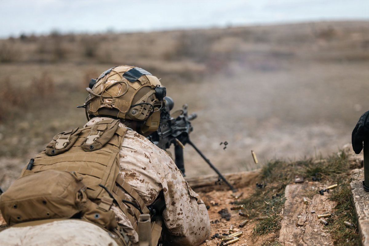 USMCFEA's tweet photo. Stronger Through Training. 🇫🇷🇺🇸

U.S. Marine Force Reconnaissance Marines train side by side with French forces in La Cavalerie, France, during bilateral squad assault exercises.

#USMarines #ForceRecon #StrongerTogether #NATO #MARFOREURAF https://t.co/QWs9jGd9gy