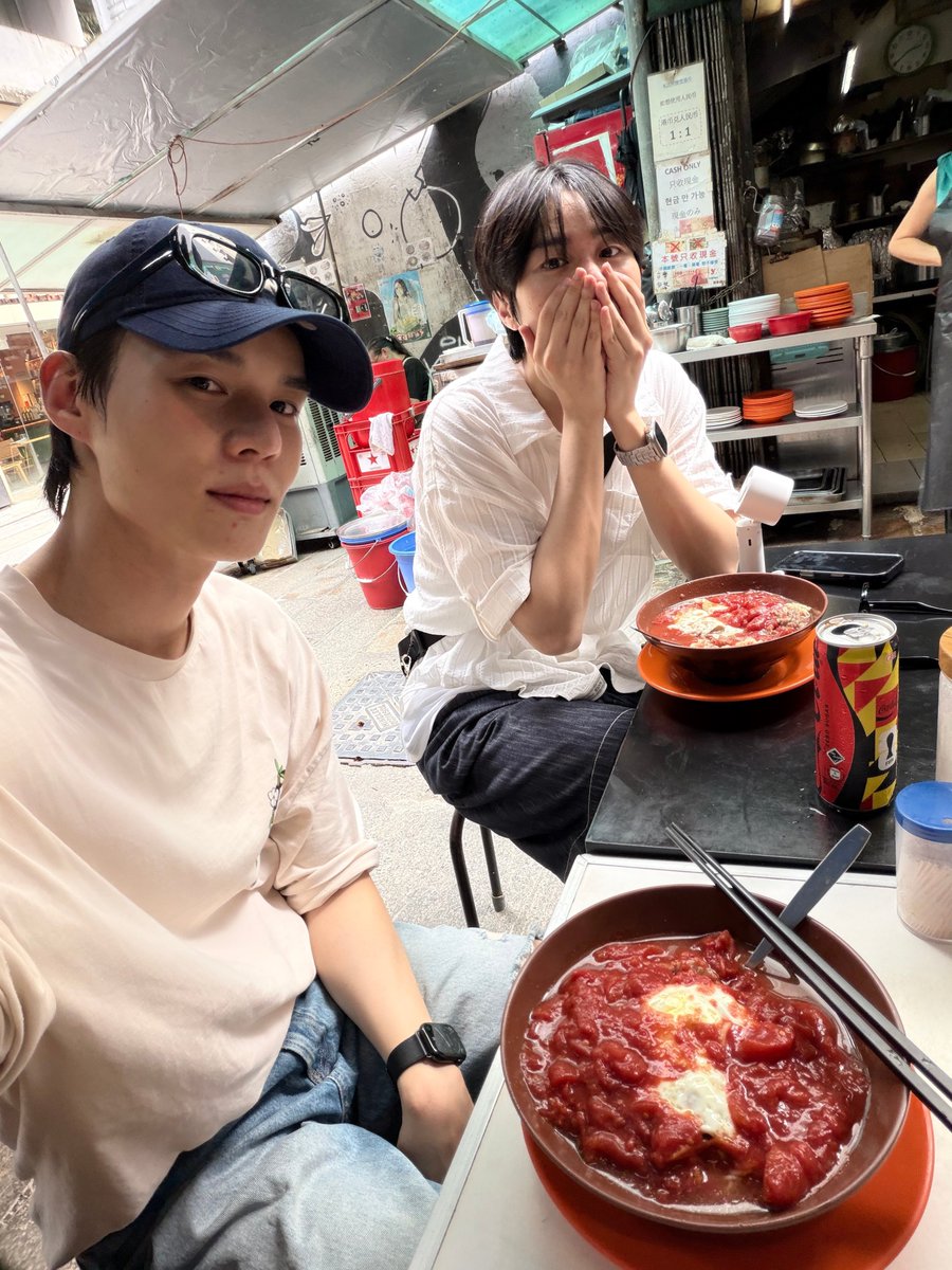 lim_ingggi's tweet photo. 엄청난 데이트를 하고계시네 https://t.co/qqzsBBMSlK