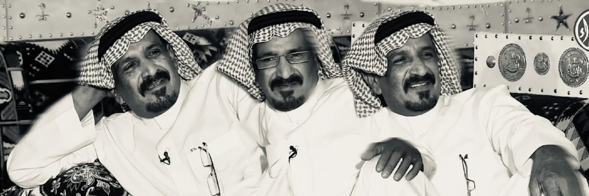 ih2ji's tweet photo. مرّني لا تـاه دربك ، من زحام الحياه
الغلا اللي رحت منه على حطة يدك

            - سعد بن جدلان❣️ https://t.co/STn2mK2CN5