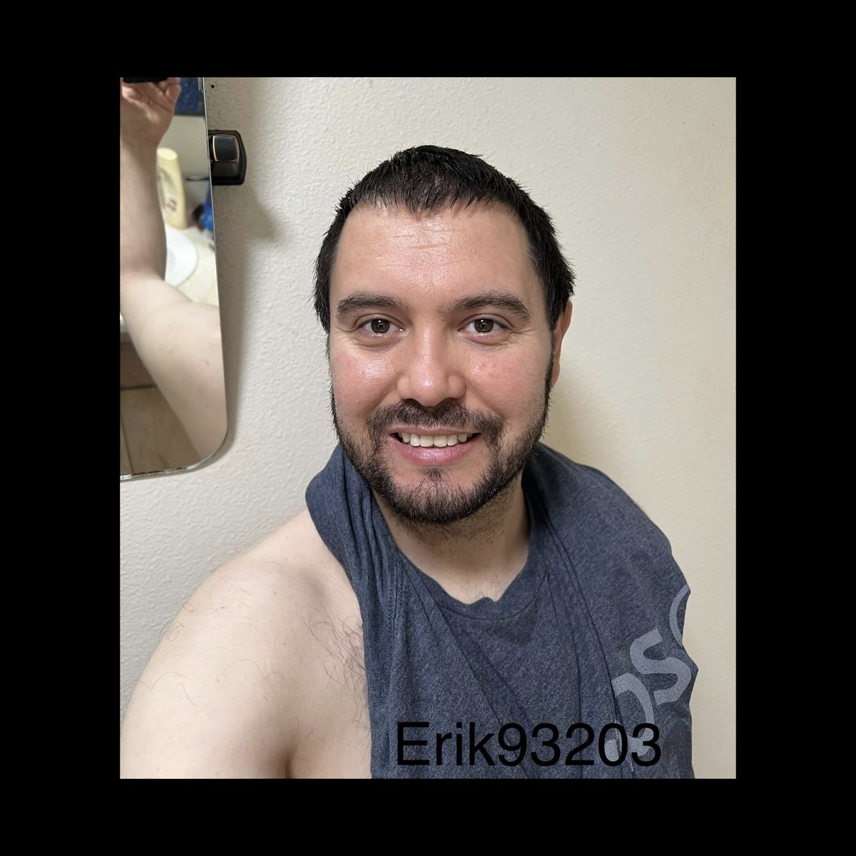 erik93203's tweet photo. Im not showing my body because im really nervous. But i want to break small barriers of mine. So ill start little by little. And maybe make more effort.
#summer https://t.co/FNO44ui9hm