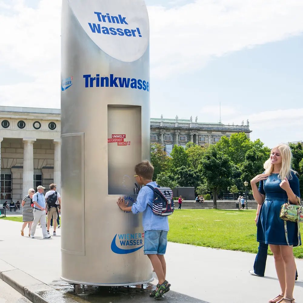dnklblauundgelb's tweet photo. “there is no free water in europe” https://t.co/O9z3PW4RFC