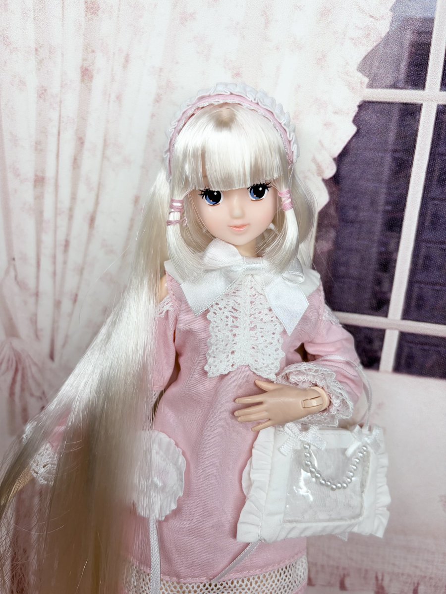 yukino_m_doll's tweet photo. ⌘ティモテ嬢⌘
《ﾟ:+.｡☆Happy Birthday☆｡.+:ﾟ》
透明感溢れる
日本橋オリジナルティモテ♪
8月ガーリーコレクションの
コールドショルダーワンピースドレスを着せました♡

こちらデザインがドレスオールみたいでバブみ溢れて૮꒰ ྀི◜๑◝ ꒱ა
たまらんかわいいっすね˚✧₊⁎ https://t.co/tNmyv8GdKE