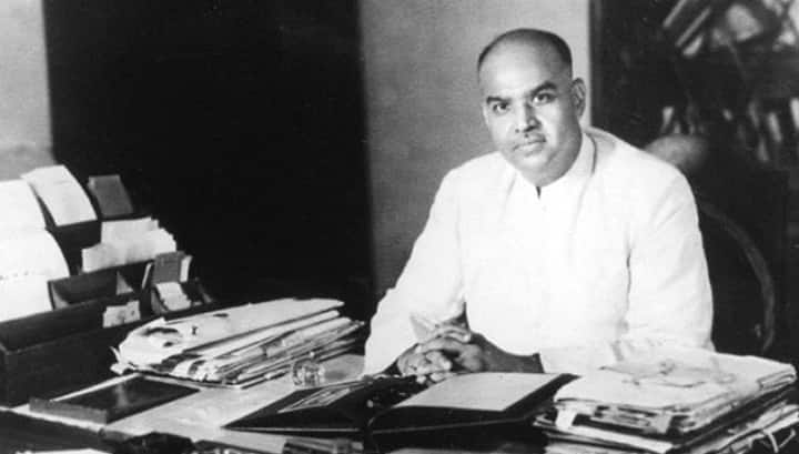 TheRupali's tweet photo. On the Balidan Diwas of Dr. Shyama Prasad Mukherjee, we remember a fearless patriot who laid down his life for the unity and integrity of India.

His unwavering stand against division and his vision of "One Nation" continue to inspire generations. The India we see today bears the imprint of his sacrifice, conviction, and dedication to national unity.

Humble tributes to a true nation-builder.