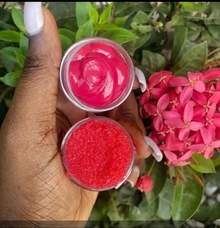 ThingoSkin's tweet photo. What causes lip discolouration and darkened lips?
Dehydration and not enough lip skin moisture. Lip skin burn. Body acid

Order your lip care set now R100 

DM us to place an order or WhatsApp 0655529532 #GirlTalkZA  #TaxRevoltSA #ThePolygamist https://t.co/GtcO00R2k1