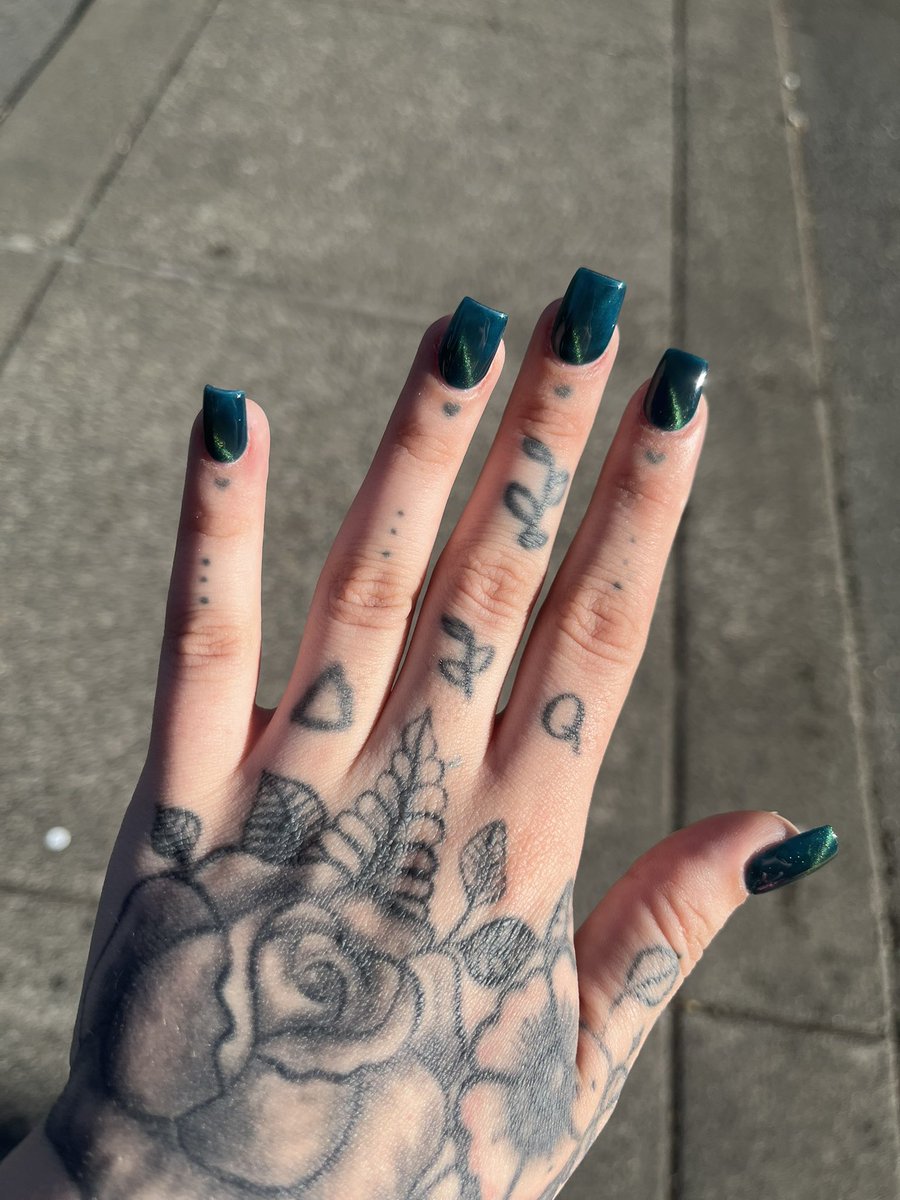 spooky_lemonade's tweet photo. New claws. Who’s cock can I try to fit my tiny hands around 😝 https://t.co/CNocpwyDVi