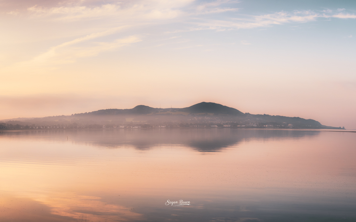 sryanbruenphoto's tweet photo. Dreamy Howth this morning with a patchy low level layer of mist and reflected from Bayside. https://t.co/iAieTUF1cA