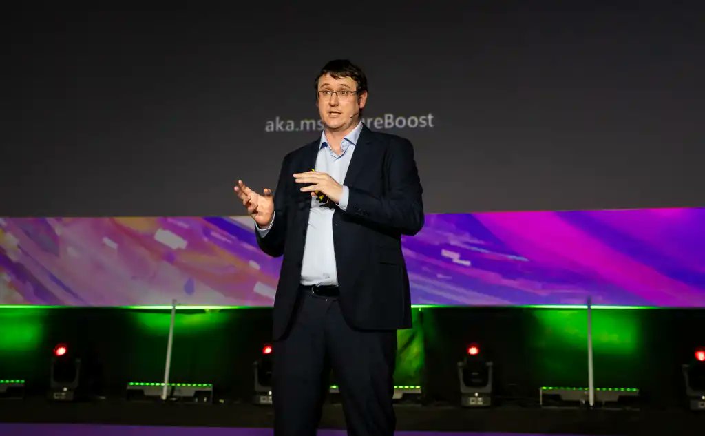 ISMSForum's tweet photo. #ISMSpress 🗞️| La #ciberseguridad como pilar del desarrollo de #software, @ComputerworldES.

🗣️ “La #IA ha cambiado cómo se escribe, descubre y explota el código”, Fernando Rubio Román (@ISMSForum).

Lee más 🔗https://t.co/h6wlZyarL4

#SeguridadPorDiseño #GobernanzaIA #DevSecOps https://t.co/pl3zGLR5u8