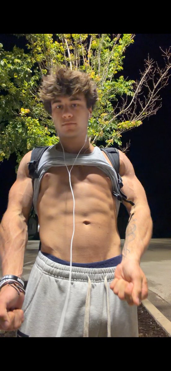 jakelangsford01's tweet photo. name one thing better than sex… 
i’ll start..
connections/relationships… 
text me in bio😋🫣  #fitness #explor #flordia #trend #newpeople #creators #agency #athlete #frat #fsu #fgcu #travel https://t.co/saLrdtVYam