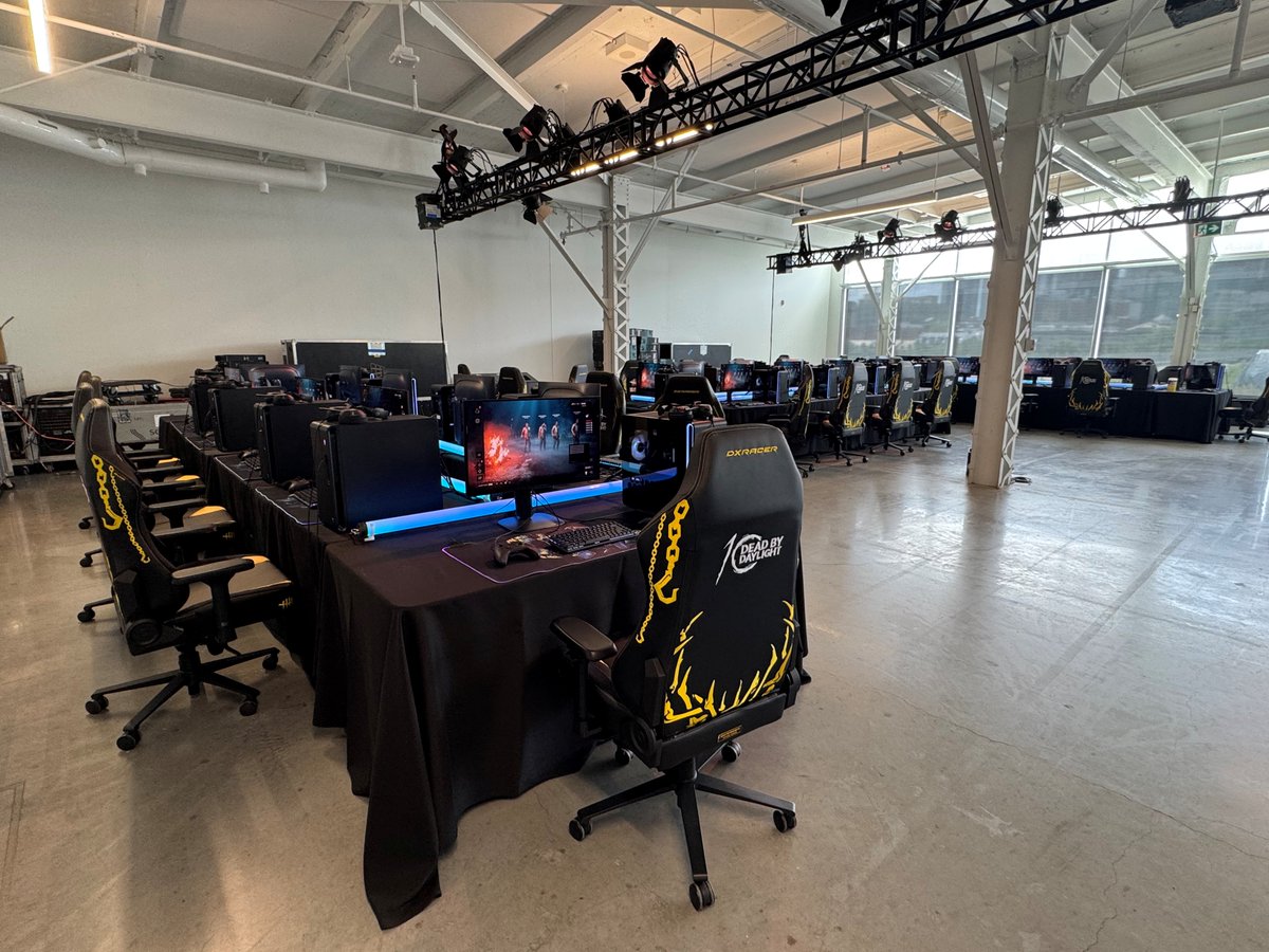 DXRacer's tweet photo. 10 Years in the Fog.

We're incredibly proud to be part of the Dead by Daylight 10th Anniversary Celebration.

For a decade, Dead by Daylight has brought together millions of Survivors and Killers, creating one of the most passionate communities in gaming and helping define the asymmetrical horror genre.

Being here in person and seeing the energy firsthand has been amazing. The cosplays, the stories, the excitement—this community continues to prove why DBD remains one of gaming's most iconic experiences.

Thank you to everyone who stopped by and celebrated with DXRACER.

Here's to 10 years of sacrifices, escapes, clutch saves, and unforgettable chases.

See you in the Fog.

#DeadbyDaylight #DBD10 #DXRACER