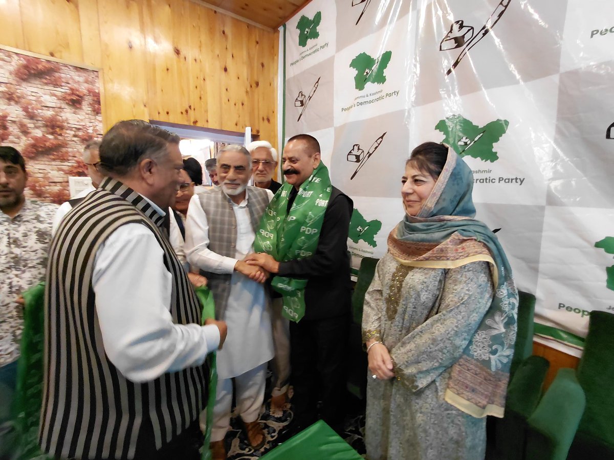jkpdp's tweet photo. Renowned socio-political activist Dr. Rohit Gupta from Jammu joined the Jammu & Kashmir Peoples Democratic Party today in the presence of Party President Ms.@MehboobaMufti.

His joining reflects the growing faith in PDP’s vision of inclusive politics, democratic engagement, and a dignified future for the people of Jammu & Kashmir.
