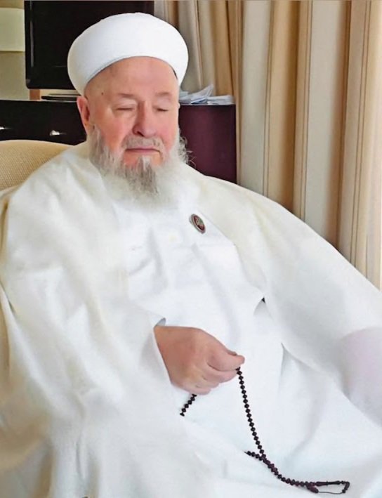 abdullahmese29's tweet photo. Hayâtını Dîn-i Mübîn-i İslâm’a, sünneti ihyâ etmeye ve talebe yetiştirmeye adayan asrımızın Müceddidi Mahmûd Efendi Hazretlerimizi (Kuddise Sirruhû) vefâtının 4. sene-i devriyyesinde rahmet, minnet, hasret ve özlemle yâd ediyoruz. 
Mevlâ Teâlâ derecâtını âlî eylesin. https://t.co/P5iQVhYziR
