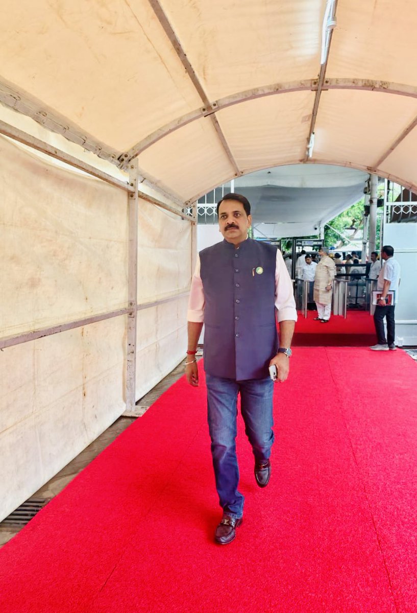 iNarendraMehta's tweet photo. २३ जून २०२६ | 📍मुंबई 

विधिमंडळ पावसाळी अधिवेशन २०२६

पहिला आठवडा । दिवस - दुसरा

#पावसाळी_अधिवेशन #Maharashtra #Mumbai https://t.co/gNaYlLcj8X