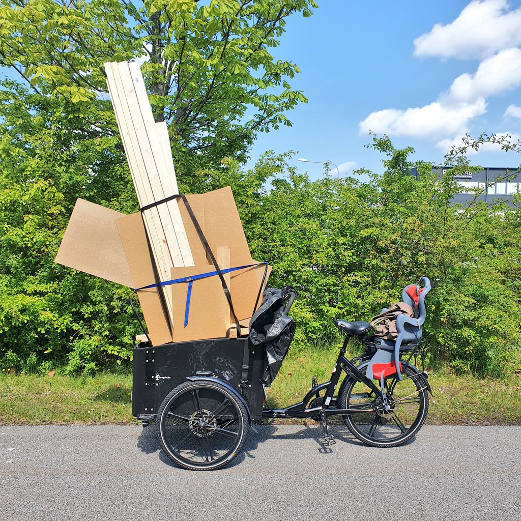 OskSta's tweet photo. I've been gradually pushing the limits of what you can reasonably transport on a cargo bike https://t.co/O8S6dqZ1cA