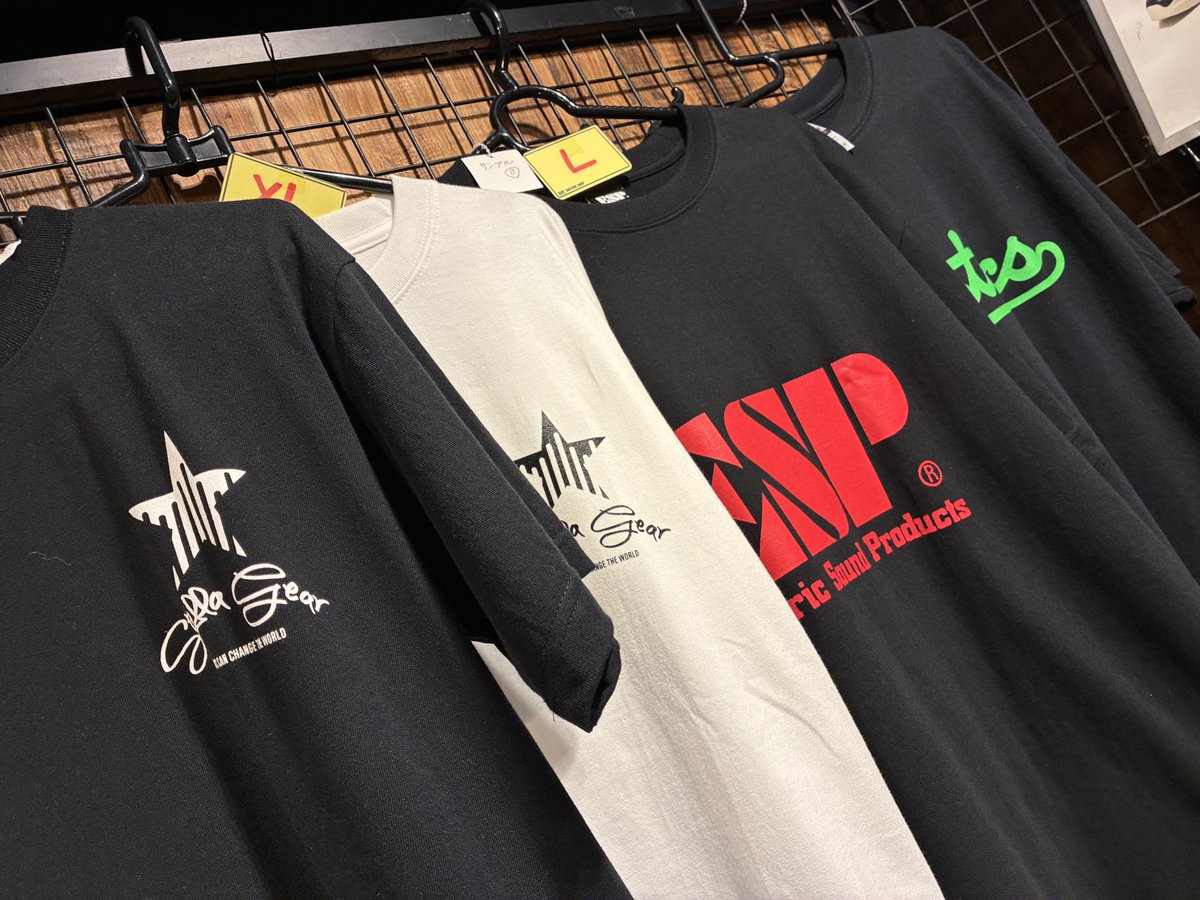 espcustomshop's tweet photo. ã¢ãã¬ã«ãããŸãïŒïŒð
æšãã¡ãŒã«ãŒTã·ã£ãã¯ãããã§ããïŒïŒ
æ¥åžžã«å¥œããªã¡ãŒã«ãŒã®Tã·ã£ããåãå
¥ããŠãæ°åãäžããŸãããïŒ
åœåºã§ã¯ãESP/Killer/STELLA GEAR/Wood sticksã®ã¢ãã¬ã«ããçšæããŠãŸãã®ã§ãæ¯éãæ±ããã ãããïŒ
#espguitars #killerguitars #stellagear #woodsticks https://t.co/LdMk4rnhyk