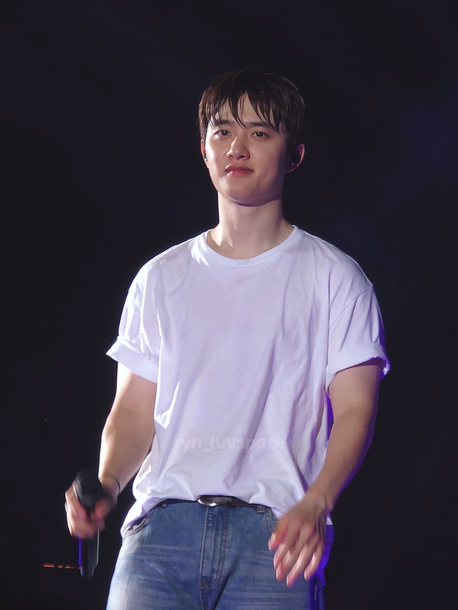 ryn_luvspace's tweet photo. 200626 EXhOrizon In Kuala Lumpur 

경수아 너무 잘생겼어 어떡하지~ 🥹🫶🏻

#EXhOrizoninKL #EXOinKL
#도경수 #DOHKYUNGSOO #디오 https://t.co/GEM7zLaDLf