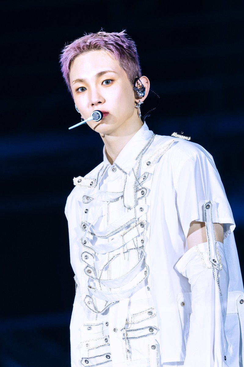 Kissmoon_iris's tweet photo. 👀

260530/SWC8

#KEY #키 #기범 #김기범 #샤이니키 #キー #2026_SHINeeWORLD_VIII_THE_INVERT https://t.co/EqiGmtZBHl