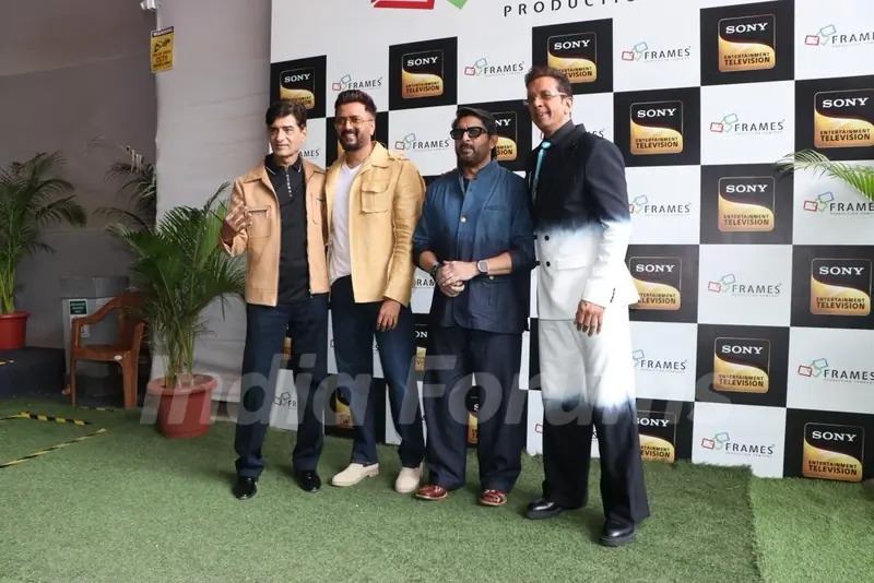 indiaforums's tweet photo. #RiteishDeshmukh, #ArshadWarsi, #JaavedJafferi and others snapped on the sets of '#IndiasBestDancer to promote their film #Dhamaal4

@jaavedjaaferi  @ArshadWarsi @Riteishd 
.
.
.
Check out the full gallery here: https://t.co/vWeZHyGDRn https://t.co/9Tf3Bmh1yY