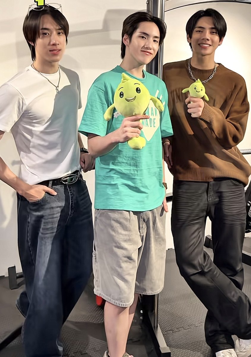 phuisgatekeep's tweet photo. #Alanpasawee #Phutatchai #Peemwasu
คนที่สูงสุด Top3 ในบัสหนิ 🫠🤲🏻✨

        185cm          183cm           187cm https://t.co/Kj0DE9KanA
