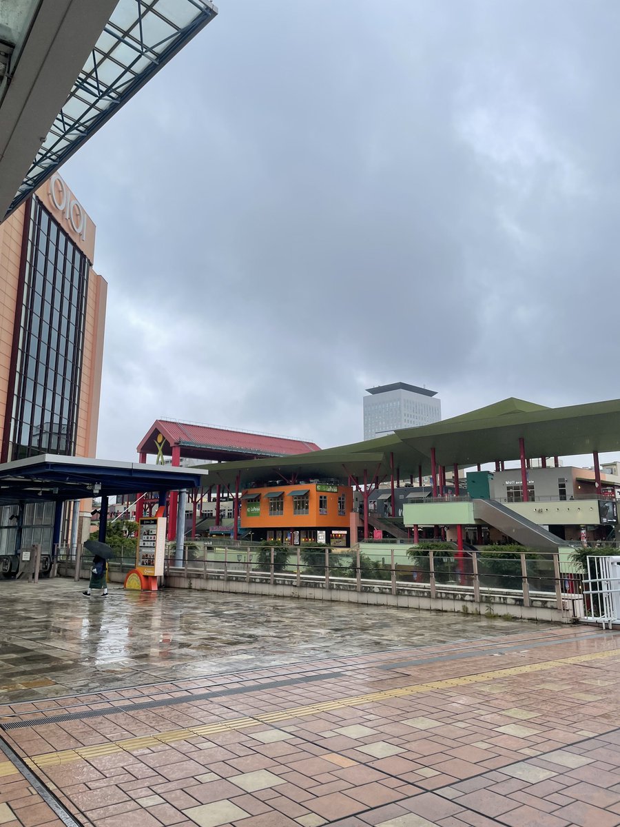 omanamifact's tweet photo. 先日の仕事帰りの海老名🌂 https://t.co/WBsnVDDCHI