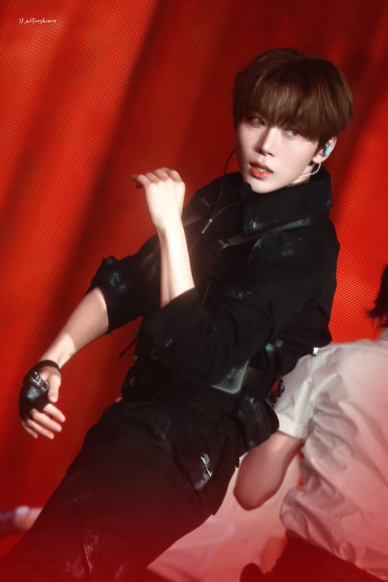 _booyaasayluvv's tweet photo. 부프들... 
첫콘 뿌리거랑 막콘 뿌리거중에 뭐가 더 좋아...? https://t.co/upn7zfjwhy