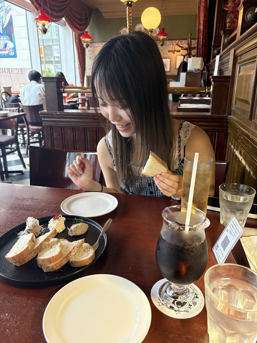 aaa_o715's tweet photo. かふぇ https://t.co/gBWi91zZvY
