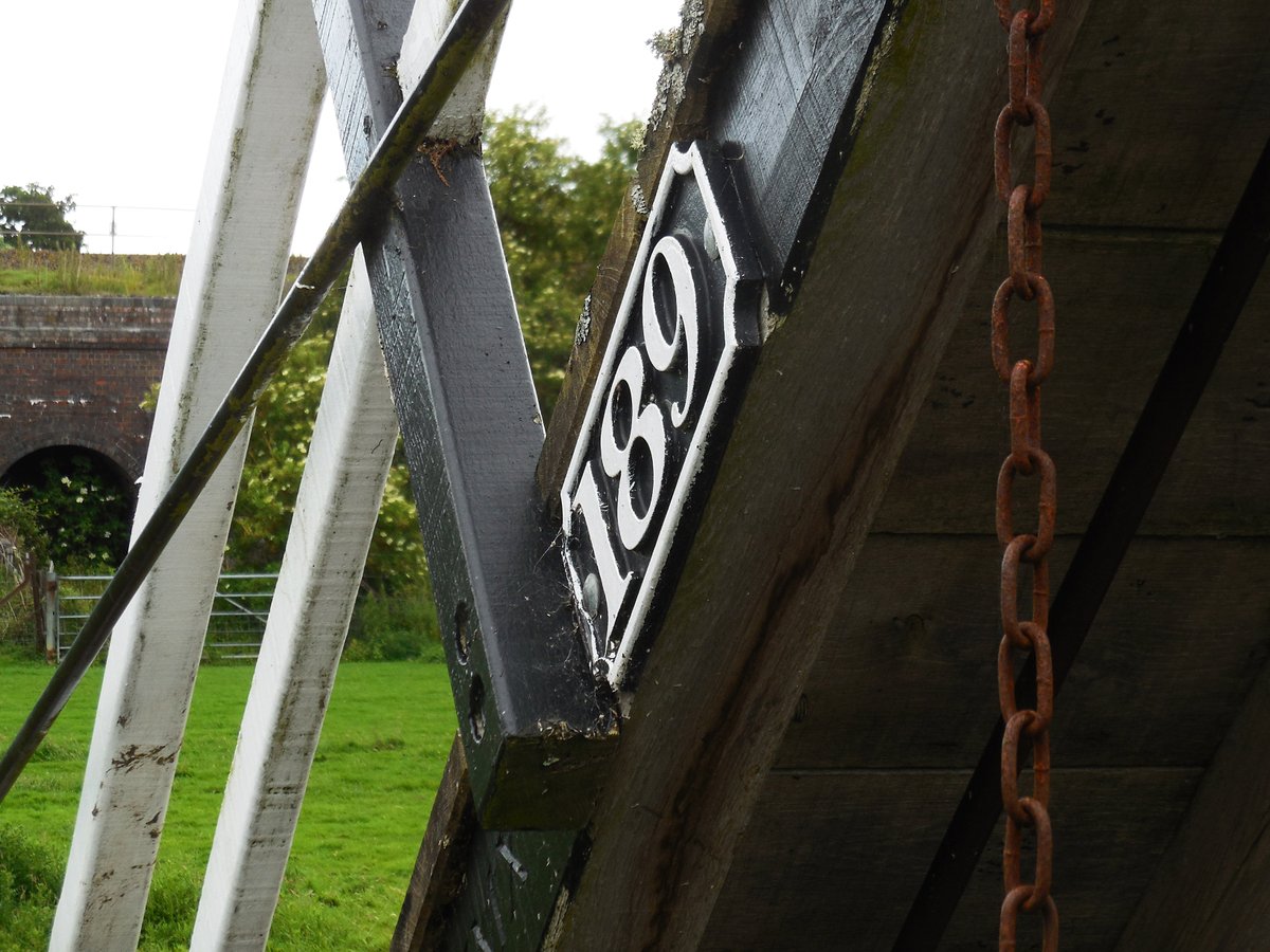 retired_tom's tweet photo. My photos from #June 2019
@CanalRiverTrust #OxfordCanal #NellBridge #Aynho #Bridge #LiftBridge #Narrowboat #Reflections
#Canals & #Waterways can provide #Peace & #calm for your own #Wellbeing #Lifesbetterbywater #KeepCanalsAlive https://t.co/1gi3xXlfq5