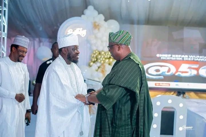MakutJunior's tweet photo. Handing Over Against All Odds!! https://t.co/0I7XI5WTvM