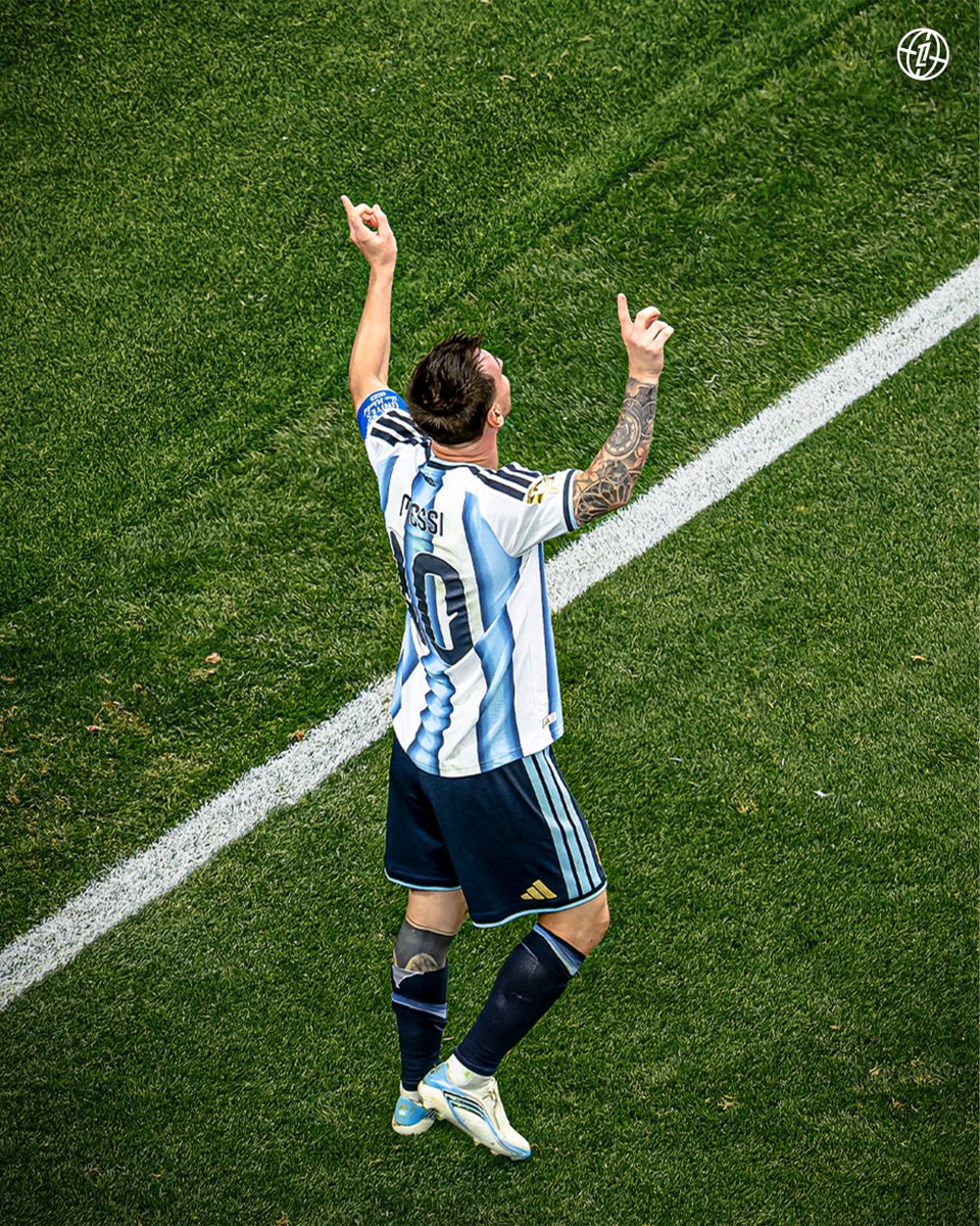 Ligue1_ENG's tweet photo. Lionel Messi. Nothing left to add 🇦🇷🐐 https://t.co/C1RVDGvavO