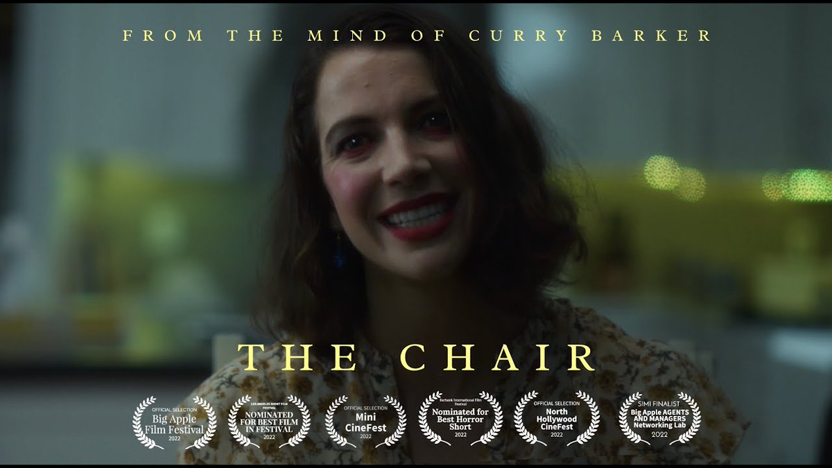 cinephileintern's tweet photo. Sebelum nonton Obsession jumat besok, bisa nonton film horor pendek THE CHAIR (2022) karya Curry Barker yang ini nih. Bikin HAH HEH HOH BGT BJIR!! Horror dengan bikin lha lho lha lho. Cuma 24 menitan! 

Tikor 👉🏻 https://t.co/6r6XS6EKa1 https://t.co/aY5FVSzKui