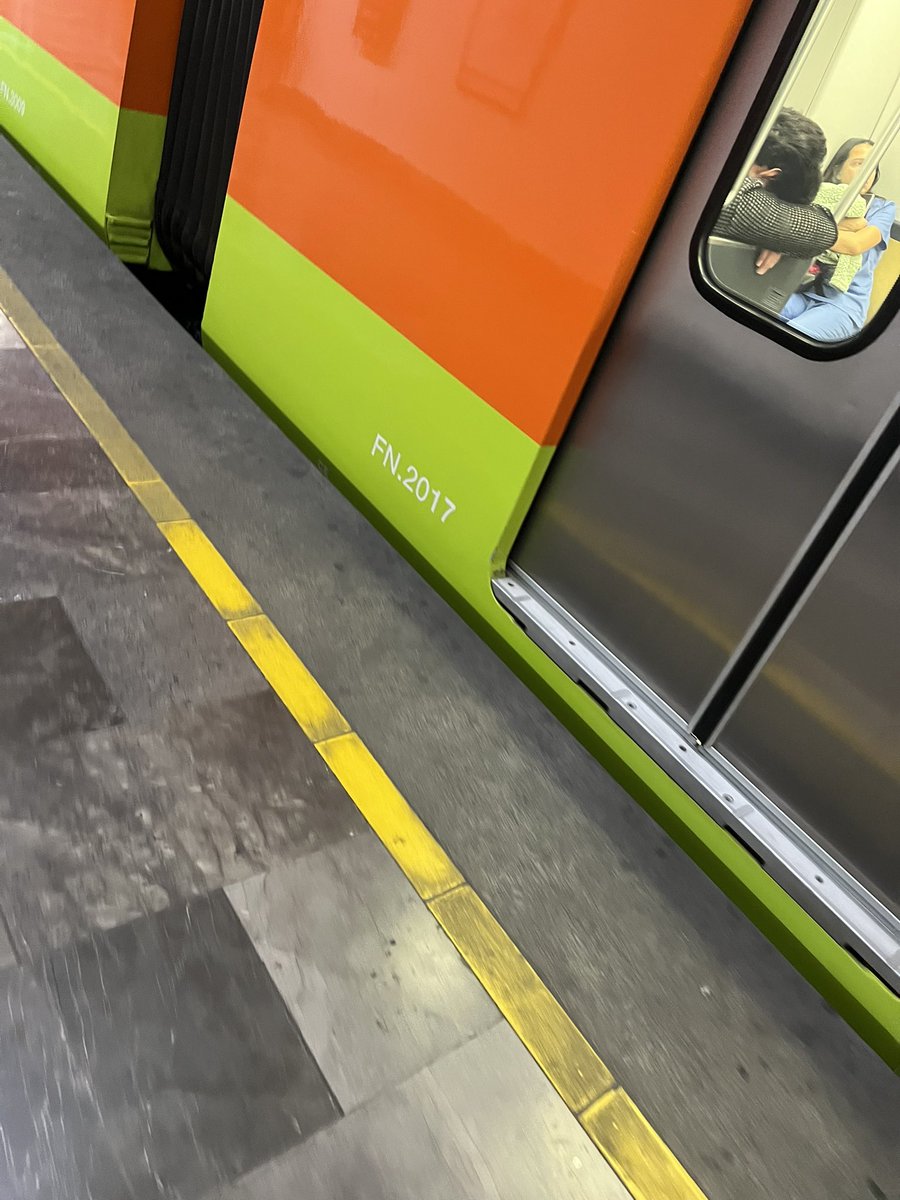 eltraconis's tweet photo. Este pinche naco siempre sube las patotas dirección Tláhuac va llegando a  eje central dirección Tláhuac ,  denle unos madrazos y edúquenlo @MetroCDMX https://t.co/juAciLzLdf