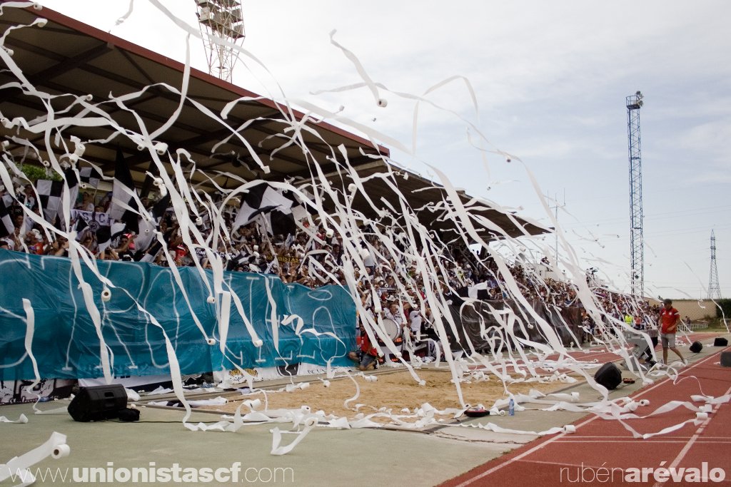 UnionistasCF's tweet photo. 📆 | Hoy hace 8 años que ascendimos al tercer escalón del fútbol español... y aún no nos hemos bajado de las alturas. ✊🏽

¡¡Qué tarde la de aquel día!! 🙆🏽‍♀️🤍🖤

#DeAquíSomosTodos 🫂 https://t.co/TXj0i24kpJ