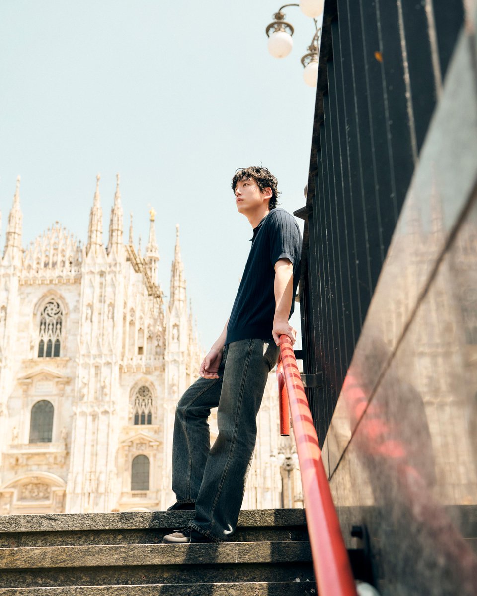Prada's tweet photo. Prada Ambassador Kentaro Sakaguchi in a full Prada look in Milan for the Prada SS27 Menswear Fashion Show.
Discover glimpses of his time in Milan before the show.

#PradaSS27 #PradaPeople #Prada #KentaroSakaguchi https://t.co/MfT3rPUY3o