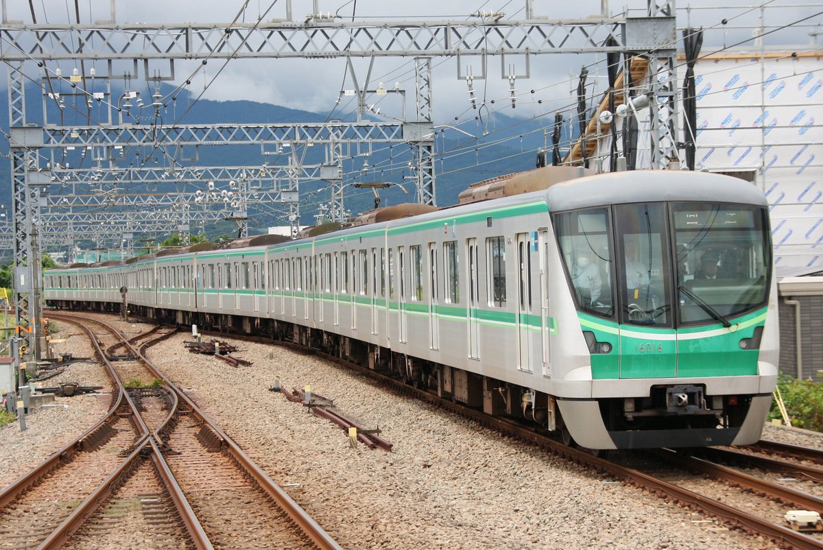 stride1091's tweet photo. 話題の16000系新松田入線試運転。
期間中1日だけですが見に行ってきました。

営業運転は果たして実現するのか？
という感じですが、先日京急の車両が京成線内でツアーをやったように、小田急トラベルが小田原線末端区間で16000系やE233系でツアーをやってくれることを願います(^.^) https://t.co/UmdiNSi9ue