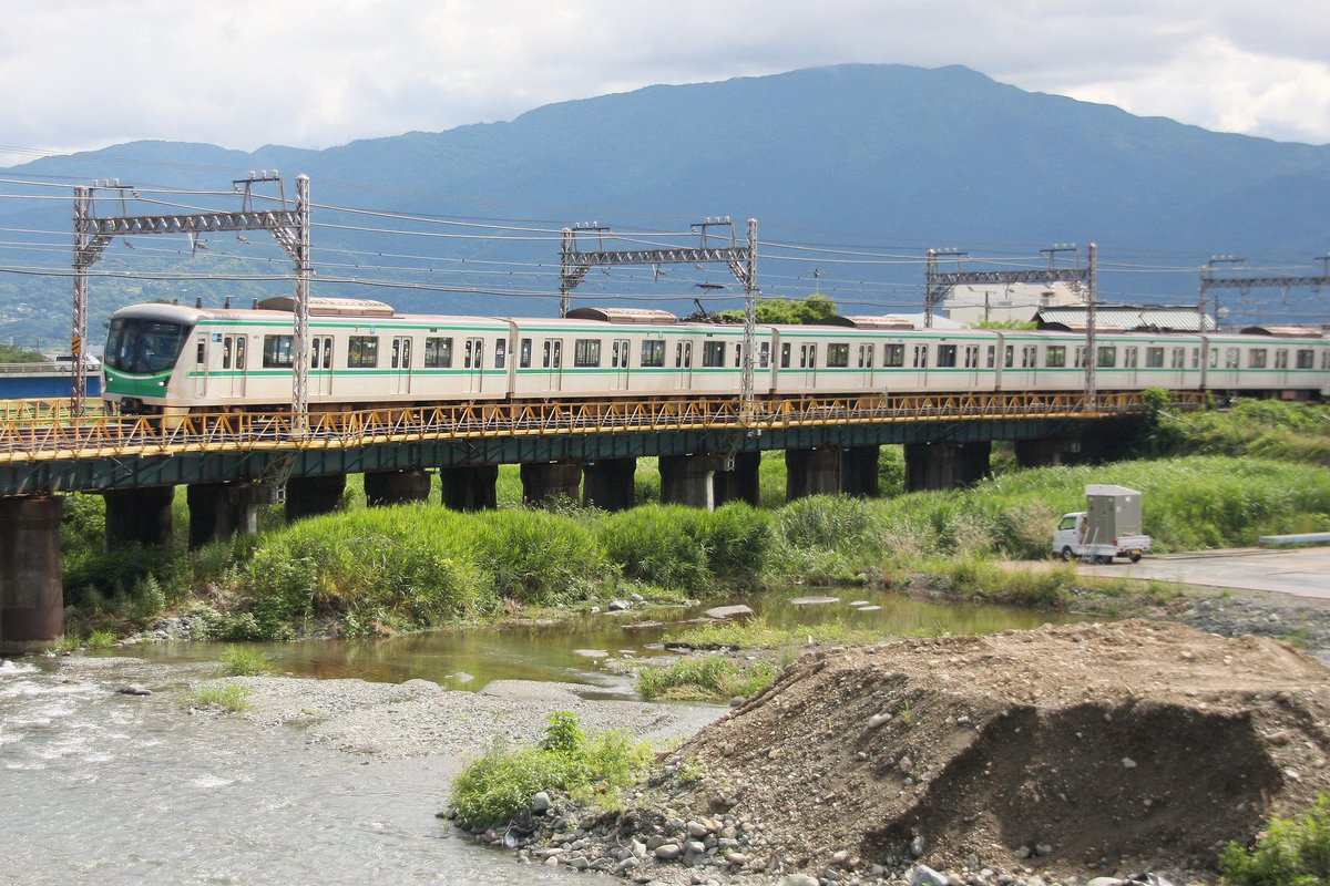stride1091's tweet photo. 話題の16000系新松田入線試運転。
期間中1日だけですが見に行ってきました。

営業運転は果たして実現するのか？
という感じですが、先日京急の車両が京成線内でツアーをやったように、小田急トラベルが小田原線末端区間で16000系やE233系でツアーをやってくれることを願います(^.^) https://t.co/UmdiNSi9ue