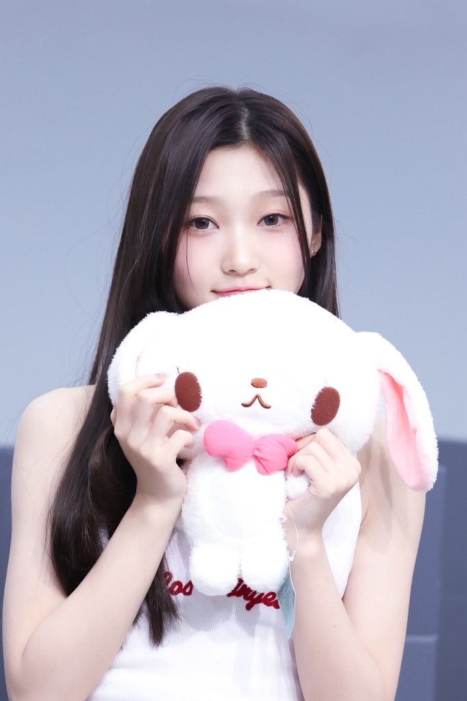 roguri09's tweet photo. 260619 위드뮤 대면

#USPEER #유스피어 #ROA https://t.co/Nfh8Zkq2a0