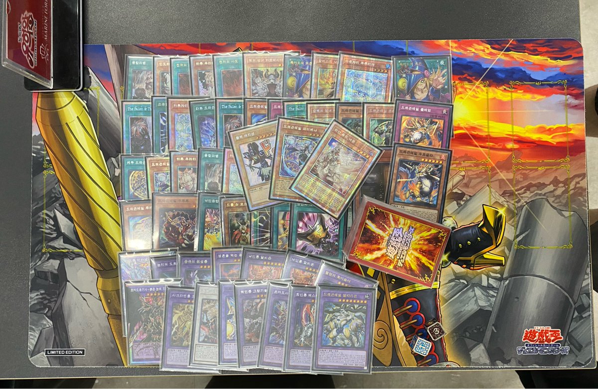 Marineford_TCG's tweet photo. 『카드킹덤 마린포드』
2026. 6. 23 (일) #유희왕 일본판 미니대회 입상덱

🏆 1부 대회 입상(12인)
▶️【운영하는남자】님의 《툰라이제올》
▶️【박흥권】님의 《툰라이제올》

🏆 2부 대회 입상(8인)
▶️【대복이】님의 《드래곤테일》

🎉 축하드립니다! 

■ Contact & Community
▶ https://t.co/KgZpvSHfKS

#TCG #Marineford_TCG #YuGiOh
#遊戯王 #Marineford_TCG