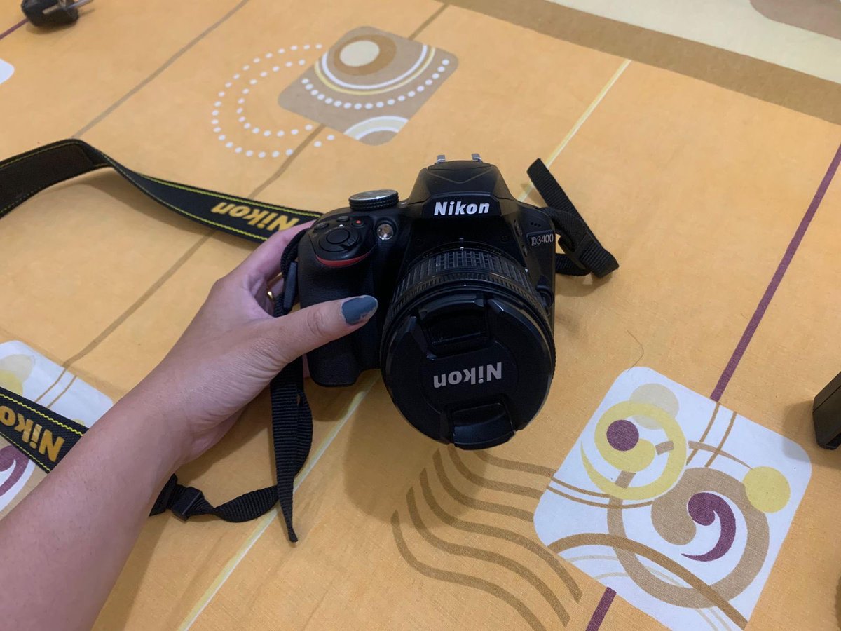 Rpr28974Pr's tweet photo. #wts 
Nikon D3400 
❌ No minus, No lecet, aktif semua, dan mulus banget
✅ dapat semua yang di picture 1
*mau lihat hasilnya bisa DM aja!!!
jual cepat gais☺️
#jual #fyp 
#jualbeli https://t.co/dQ5mHVFwFI