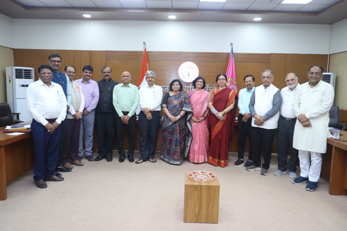 gujuni1949's tweet photo. A remarkable gathering of academic leadership at Gujarat University.

JBVC convened at Gujarat University with 100% attendance, bringing together Vice Chancellors from universities across Gujarat to deliberate on the future of higher education, academic reforms collab. growth. https://t.co/ECAL8aBiQH