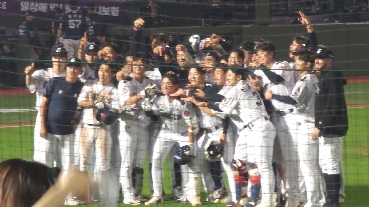 birdthatcantf1y's tweet photo. 끄헙 흡 헙 끄헙 https://t.co/E2nXpGLNlD