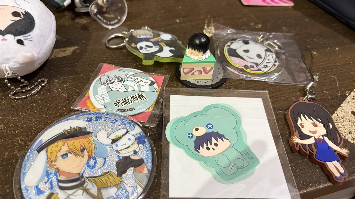 awachyv's tweet photo. printilan !
pin gojo 35k
pin aqua 35k non official
ganci 15k/ea
sticker megumi 2 pcs 20k
toji cake 70k masih ada gachapon nya

take 3 item harga beda yaa / bisa nego
#warungjjk #warunganime #wts https://t.co/iocu940M6T