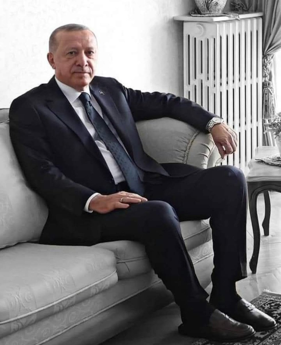 selmagokcen04's tweet photo. 10 defa aday olsa yine kazanır.

Çünkü onu destekleyen halkı nankör degildir, bu ülkenin geçmişini çok iyi biliyor. https://t.co/VzrxY29bAp