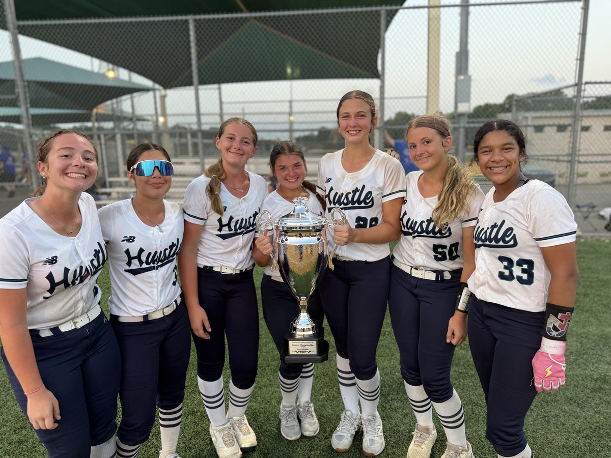 bellagrant2030's tweet photo. 2nd place finish at the Diamond Legacy Summer Championships in Brenham, TX.

9-3 on the weekend.  7 straight games on Sunday to reach the ship. 

Proud of this group and the FIGHT all weekend.  That run was special. 💙🔥💪

Tournament stats:
.363 AVG, 8 H, 2B, 3B, HR, 3 R, 3 RBI https://t.co/723TNvRTX6