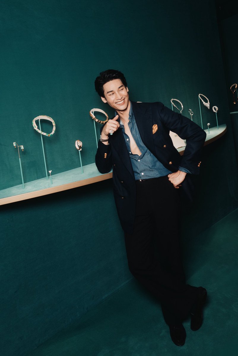 VogueThailand's tweet photo. https://t.co/KOSjt4v0Ra