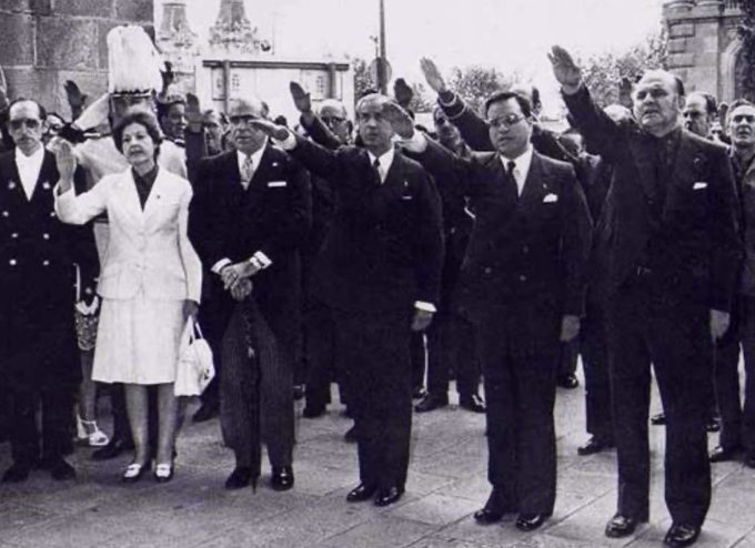 perinno's tweet photo. Coooom? Però si això ja ho van fer amb contundència i assertivitat els ancestres de @CatalunyaAC, benvolgut! I no crec que a vós us falli la memòria històrica... Connectar la ciutat amb #Aliances absolutes, van fer... Uooooiii???? 👴🏻🇪🇸💸

©️perinno🏌🏻‍♂️ https://t.co/iwbBCpvO1x