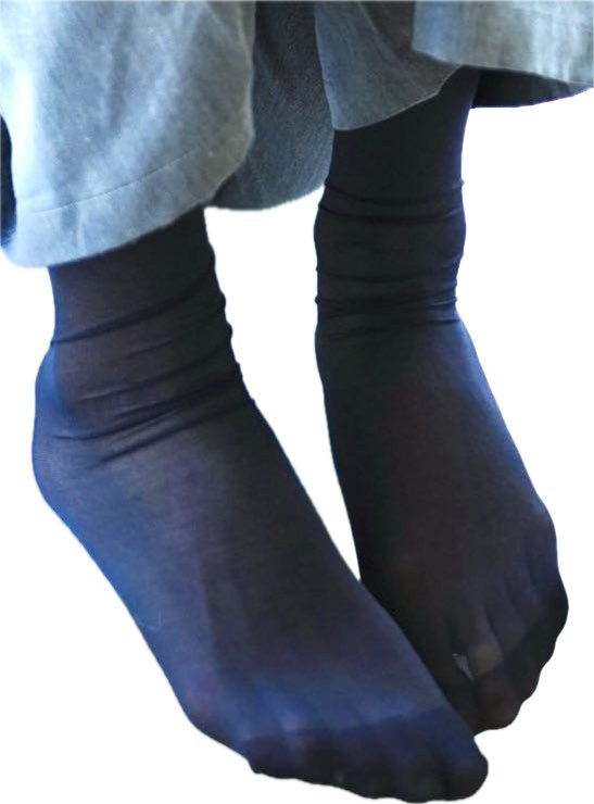 kh967976's tweet photo. You have such incredibly erotic toes and soles. Your face is so cute and your legs are slender, yet your pores are clearly visible—that turns me on, too. I want to rub my penis all over those legs that look like they’d have a rough texture😩 https://t.co/lc4VXnCTHX