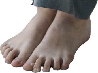 kh967976's tweet photo. You have such incredibly erotic toes and soles. Your face is so cute and your legs are slender, yet your pores are clearly visible—that turns me on, too. I want to rub my penis all over those legs that look like they’d have a rough texture😩 https://t.co/lc4VXnCTHX