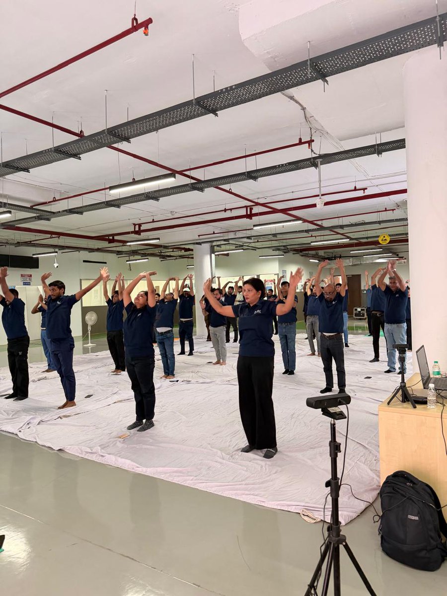 OselFoundation's tweet photo. Move. Breathe. Balance. 🧘

This #InternationalYogaDay, Smilians took a mindful break to stretch, recharge, and focus on well-being. Small daily habits can make a big difference for a healthier body and a calmer mind.

#YogaDay #YogaForWellbeing #HealthyWorkplace #YogaAtWork https://t.co/Ivu3dOCjmN