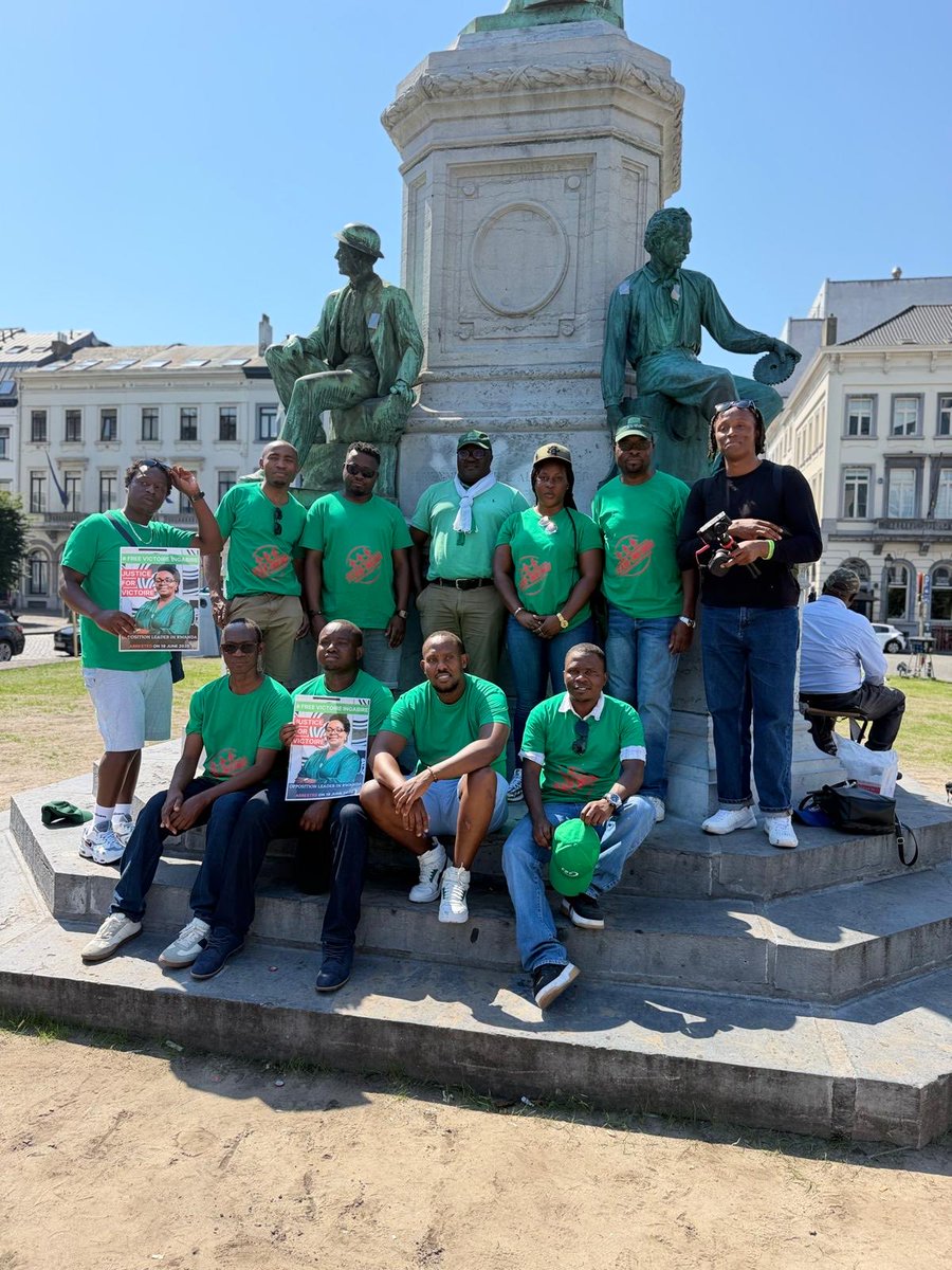 TEAMINKINGI's tweet photo. Ijwi ry’abifuza impinduka ntirishobora gucecekeshwa. Turasaba kubahirizwa kwa demokarasi, uburenganzira bwa muntu, ubutabera nyabwo, ubwisanzure bwo gutanga ibitekerezo, no kuganira ku bibazo byugarije igihugu mu mahoro. U Rwanda rwubakwa n’ubumwe, ukuri, ubutabera n’ubwubahane hagati y’abaturage bose. 
@manaeugene ati Libérez @VictoireUmuhoza . #TEAMIKINGI urubyiruko rwa @FDU_Inkingi . 👇

https://t.co/nVYLyXhvEI

#Demokarasi #UburenganziraBwaMuntu #Ubutabera #Ubwisanzure.